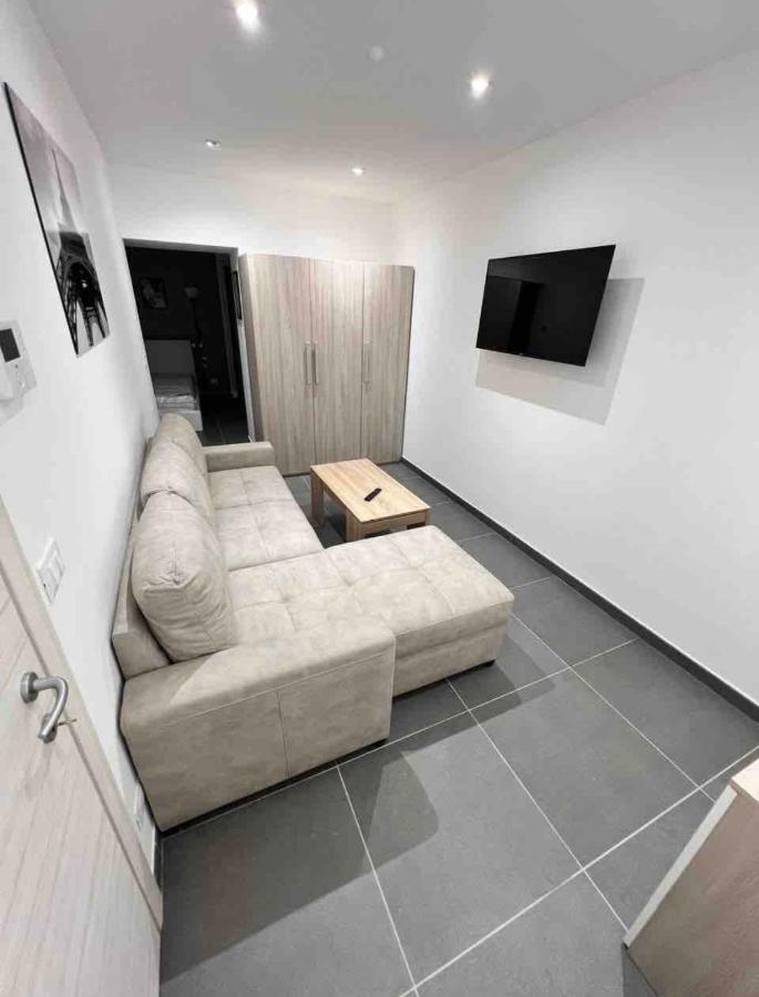 Pregevole Duplex A 1 Minuto Dalla Metro Apartman Collegno Kültér fotó